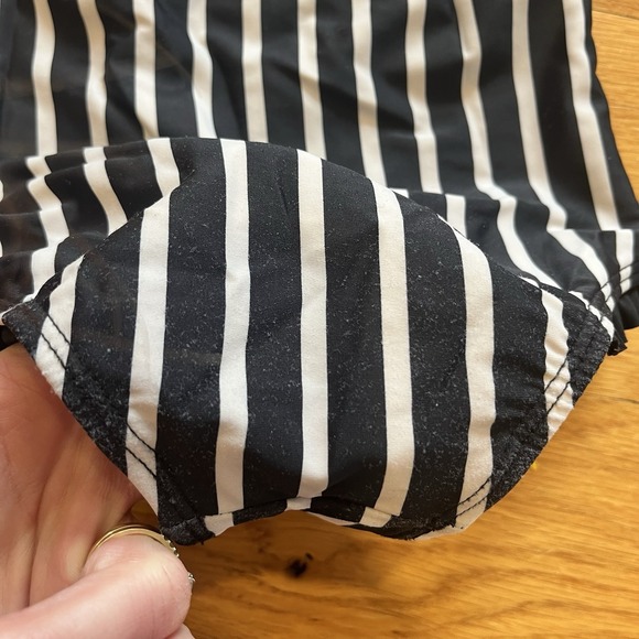 Rufflebutts Toddler Girl Black White Stripe Swimsuit Bows Size 4t - Picture 6 of 8